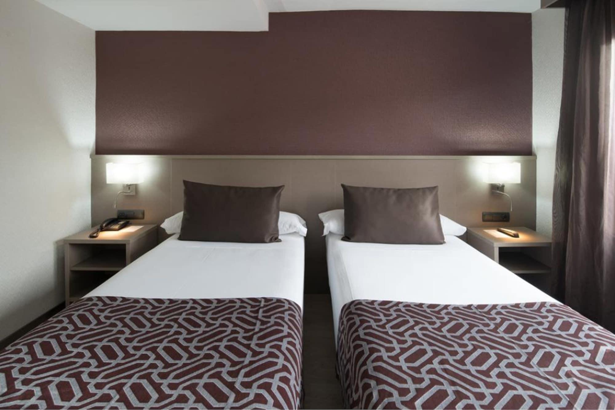 Catalonia Park Gueell Hotel 3*
