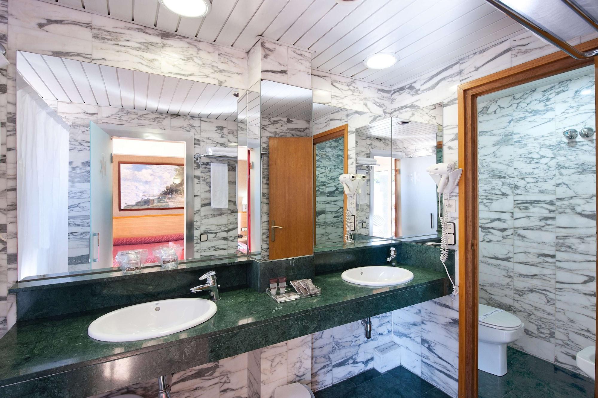 Catalonia Park Gueell Hotel 3*