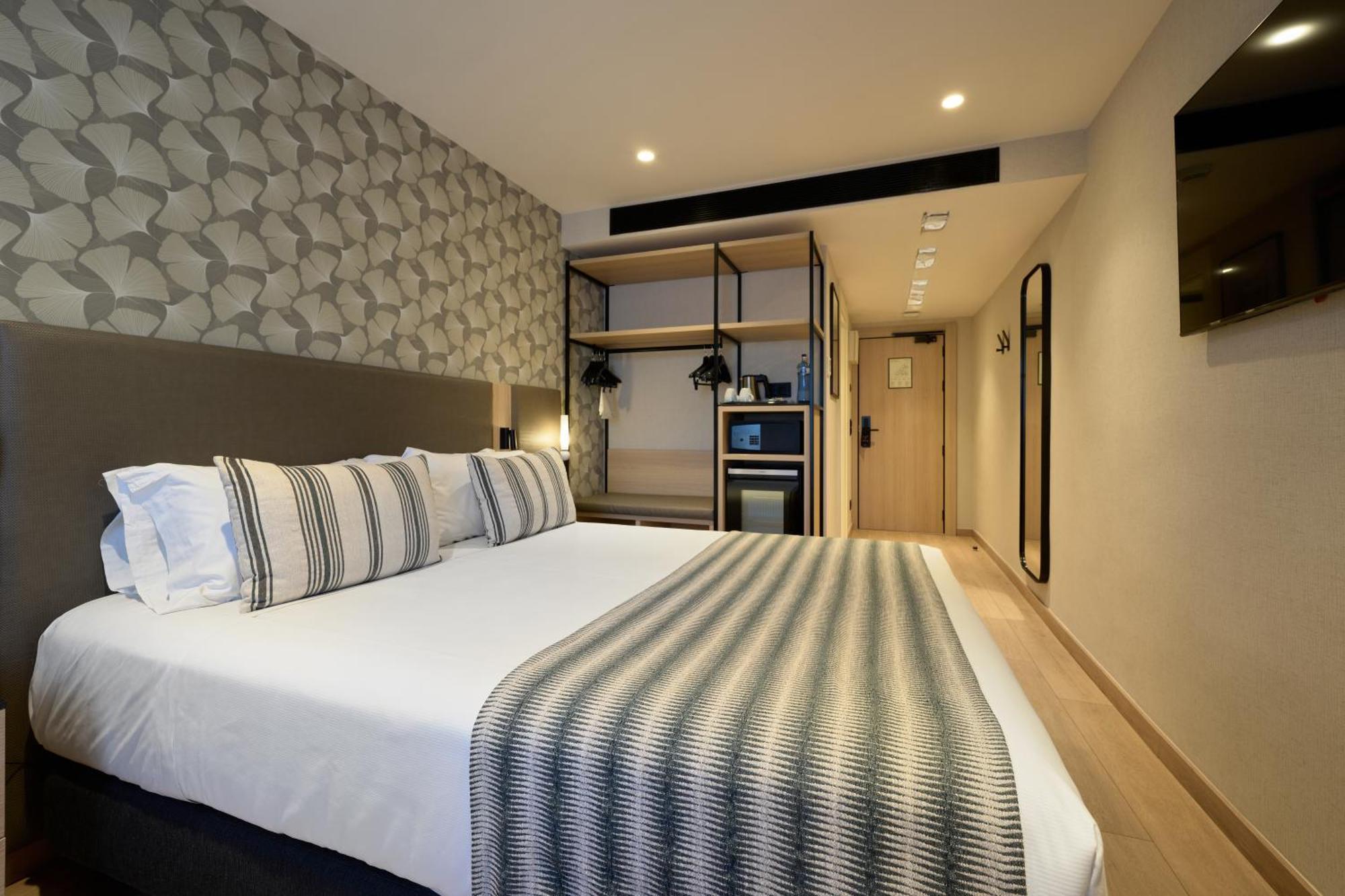 Catalonia Park Gueell 3*